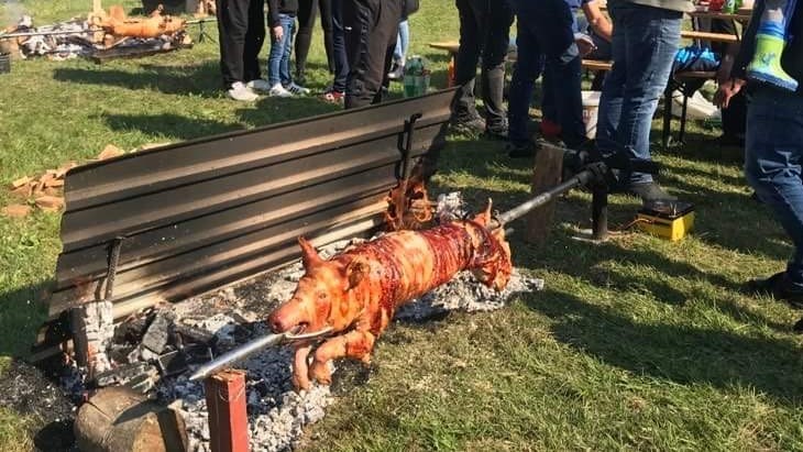 Jesu li svatovi manifestacija na kojoj se (ne)smije konzumirati svinjsko meso?